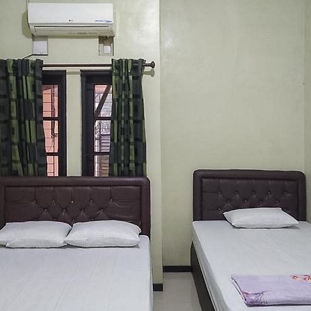 Hotel Baitussafar Ummi 1 Syariah à Malang Extérieur photo