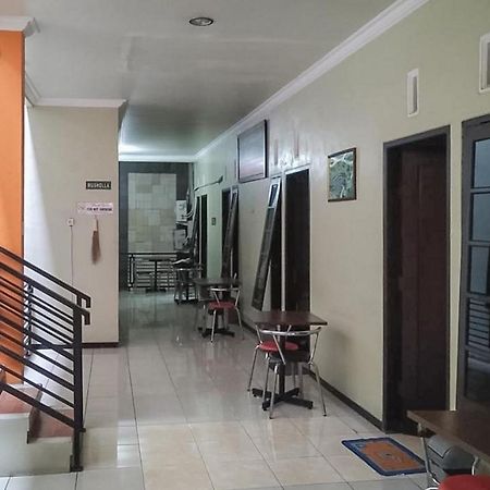Hotel Baitussafar Ummi 1 Syariah à Malang Extérieur photo