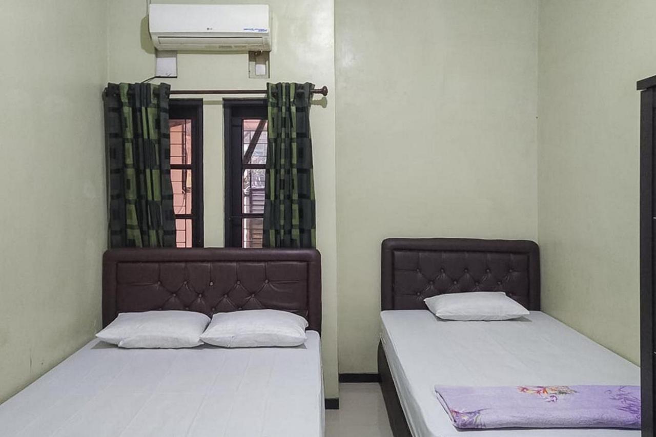 Hotel Baitussafar Ummi 1 Syariah à Malang Extérieur photo