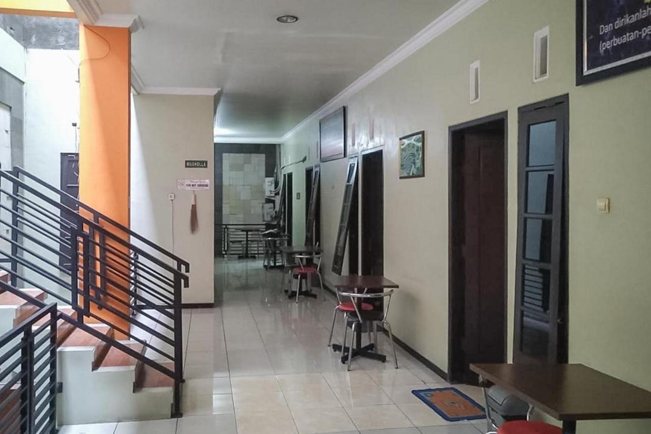 Hotel Baitussafar Ummi 1 Syariah à Malang Extérieur photo