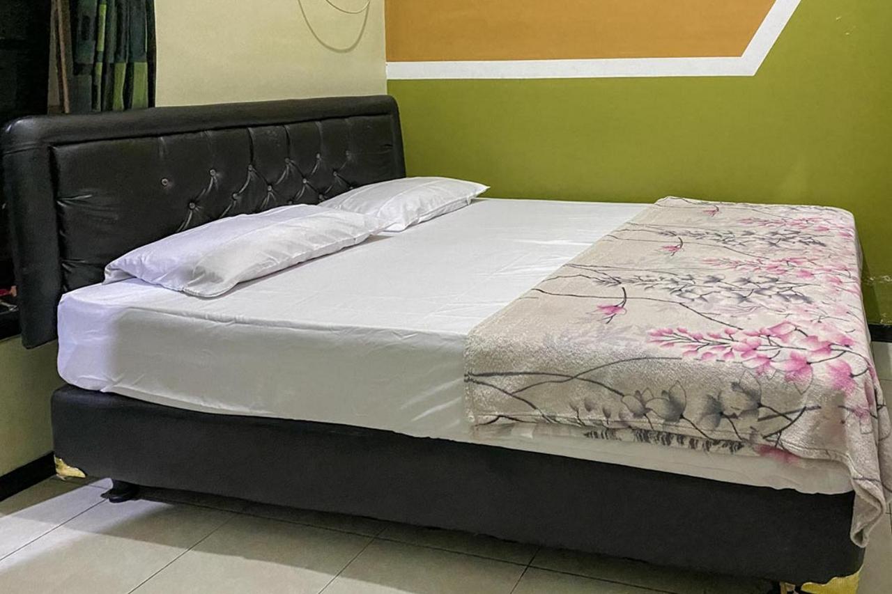 Hotel Baitussafar Ummi 1 Syariah à Malang Extérieur photo