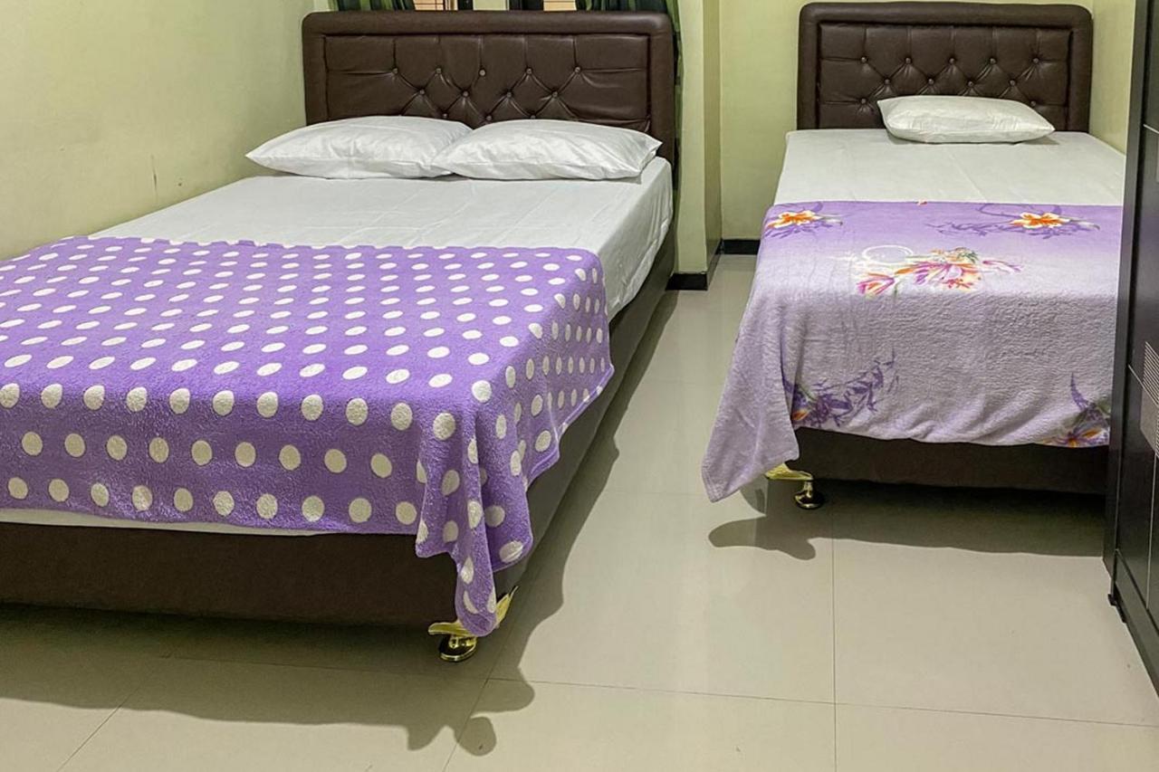 Hotel Baitussafar Ummi 1 Syariah à Malang Extérieur photo
